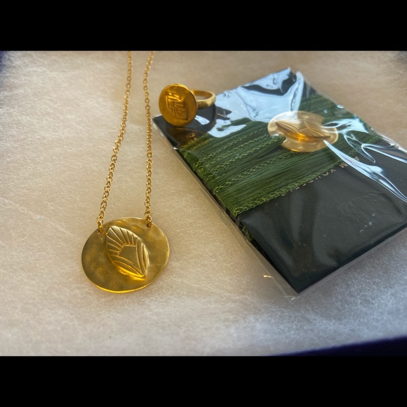 Satya jewelry set necklace, ring and bracelet - Picture 2 of 6